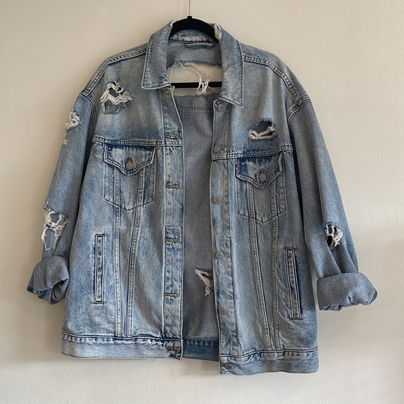 Levi’s Distressed Denim Oversized Jacket | Large - Picture 11 of 16